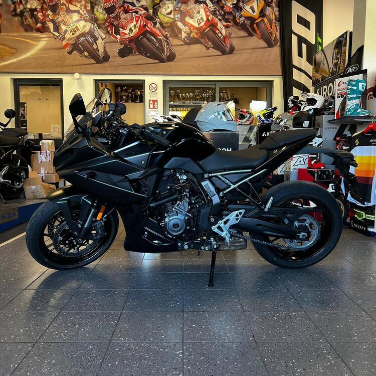 Suzuki GSX-8R (2024 - 25)