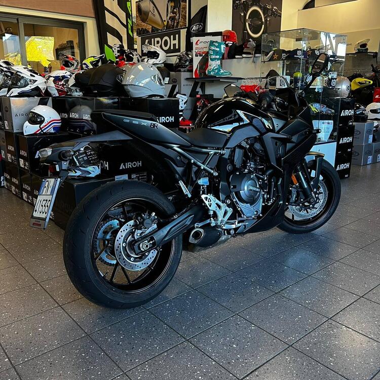 Suzuki GSX-8R (2024 - 25) (4)