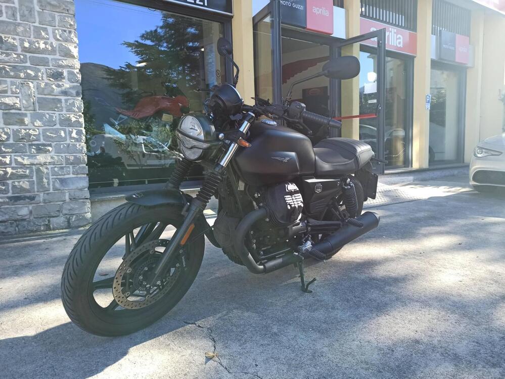 Moto Guzzi V7 Stone (2025) (4)