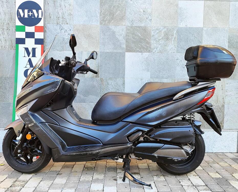 Kymco X-Town 300i ABS (2016 - 20) (2)