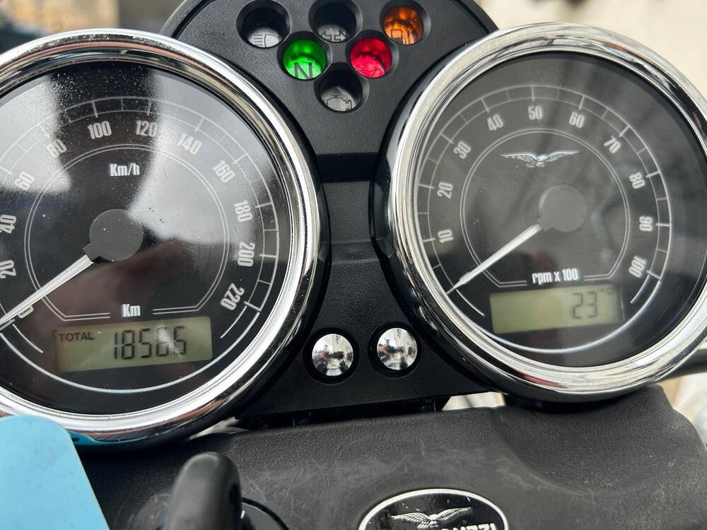 Moto Guzzi V7 Classic (2008 - 12) (5)