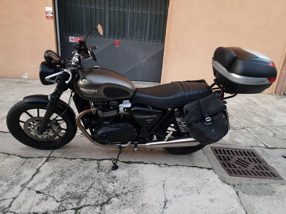 Triumph Street Twin 900 (2021 - 22) (5)
