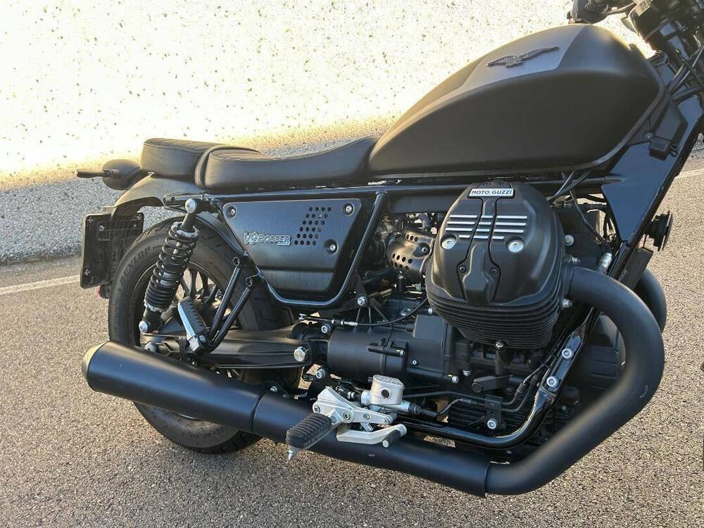 Moto Guzzi V9 Bobber (2021 - 25) (3)
