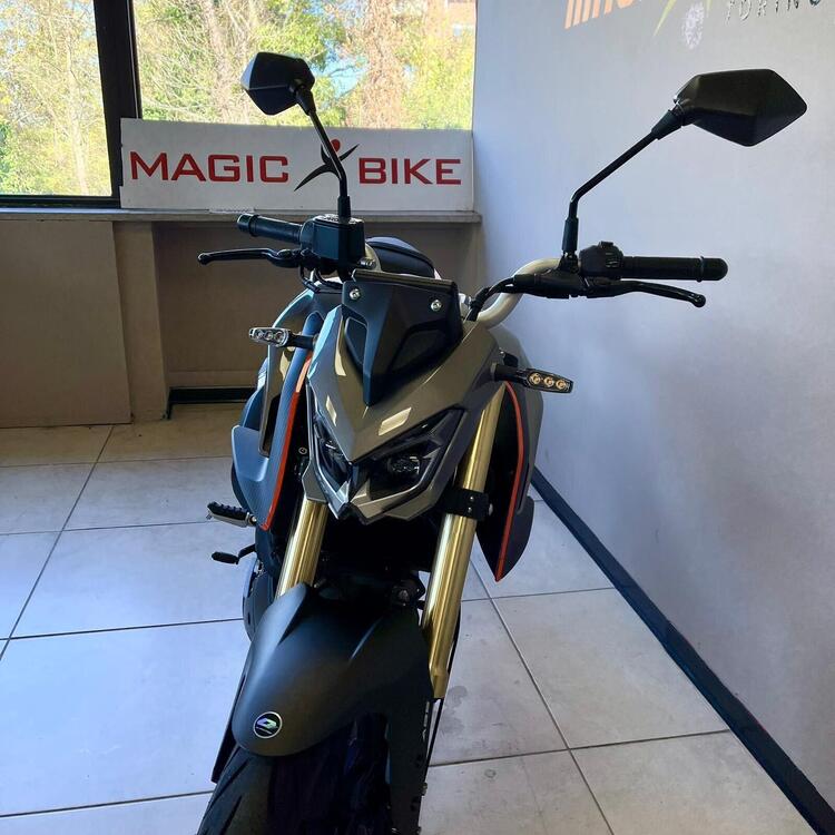 QJ Motor SRK 125 S (2025) (4)