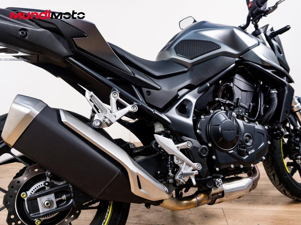 Honda CB 750 Hornet (2025) (4)