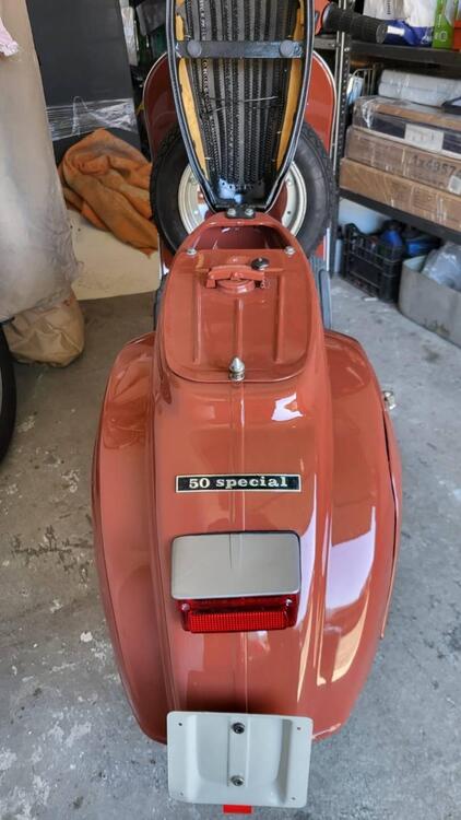 Piaggio Vespa 50 special (2)