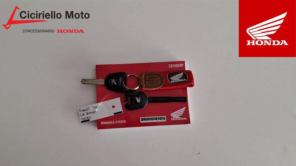 Honda CB 1000 Hornet (2025) (3)