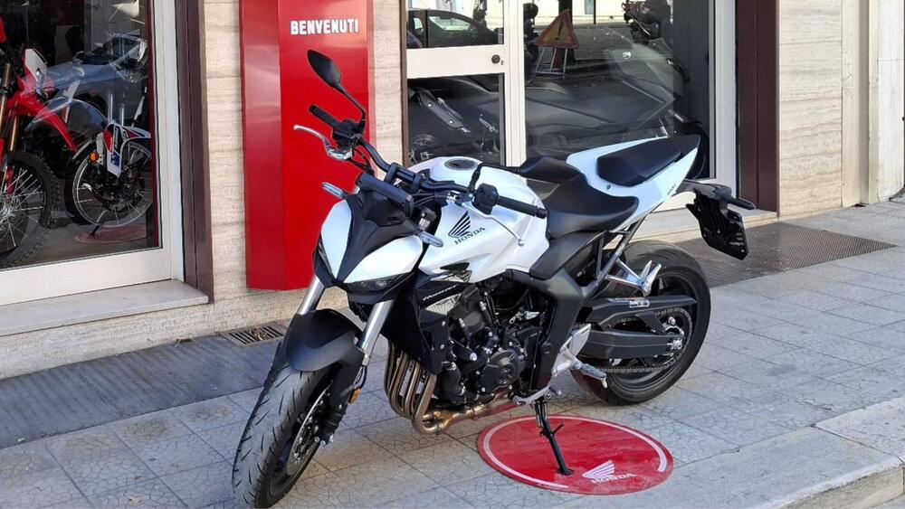 Honda CB 1000 Hornet (2025) (5)