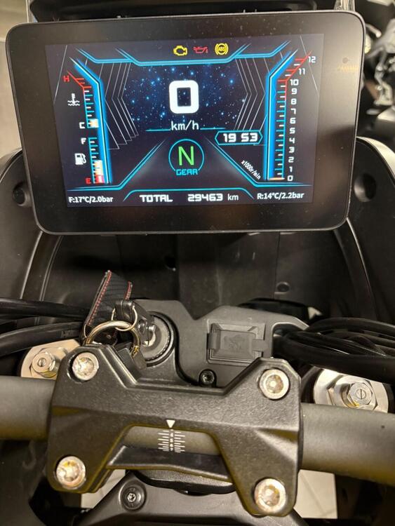 QJ Motor SVT 650 X (2024) (4)