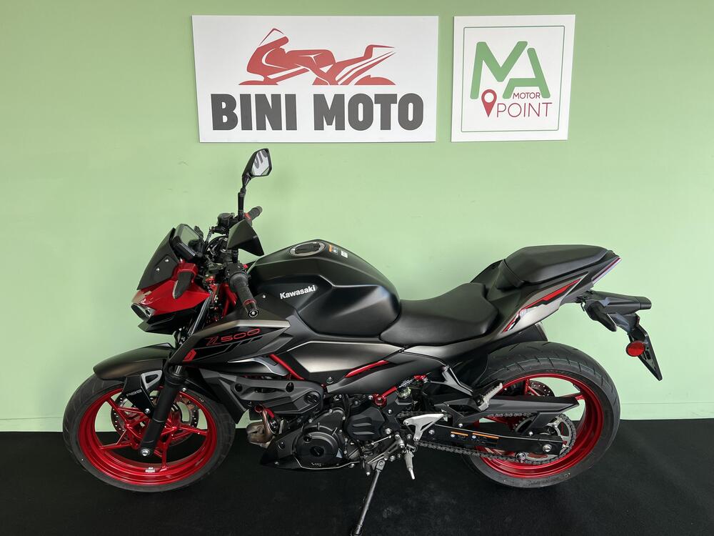 Kawasaki Z 500 SE (2024 - 26) (5)