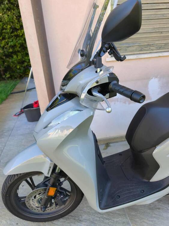 Honda SH 150i Sport (2024 - 25) (4)