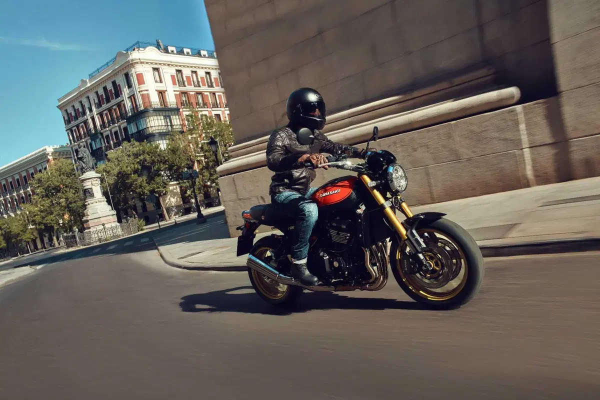 Kawasaki Z900RS 2026: elettronica evoluta, prestazioni sportive e stile senza tempo [GALLERY] (2)