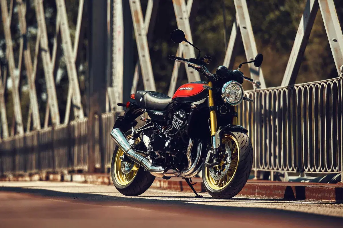 Kawasaki Z900RS 2026: elettronica evoluta, prestazioni sportive e stile senza tempo [GALLERY] (5)