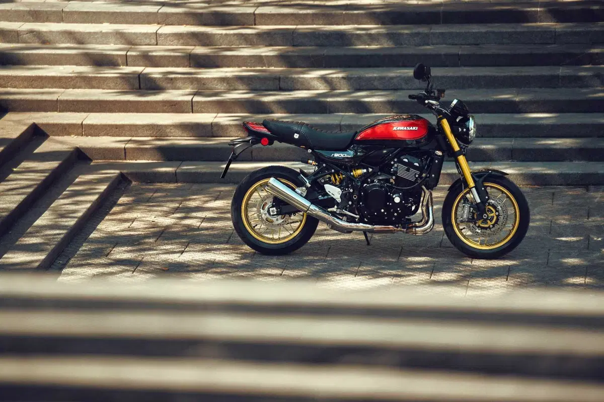 Kawasaki Z900RS 2026: elettronica evoluta, prestazioni sportive e stile senza tempo [GALLERY] (7)