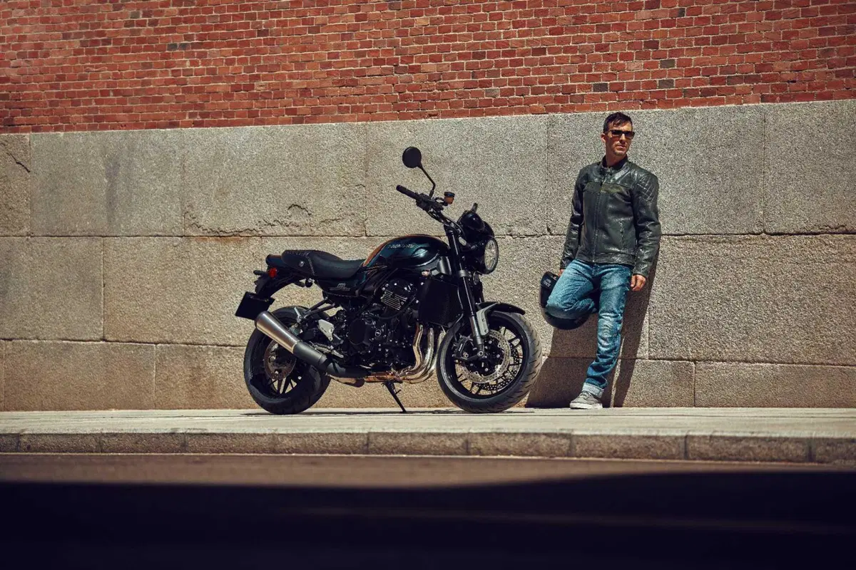Kawasaki Z900RS 2026: elettronica evoluta, prestazioni sportive e stile senza tempo [GALLERY] (12)
