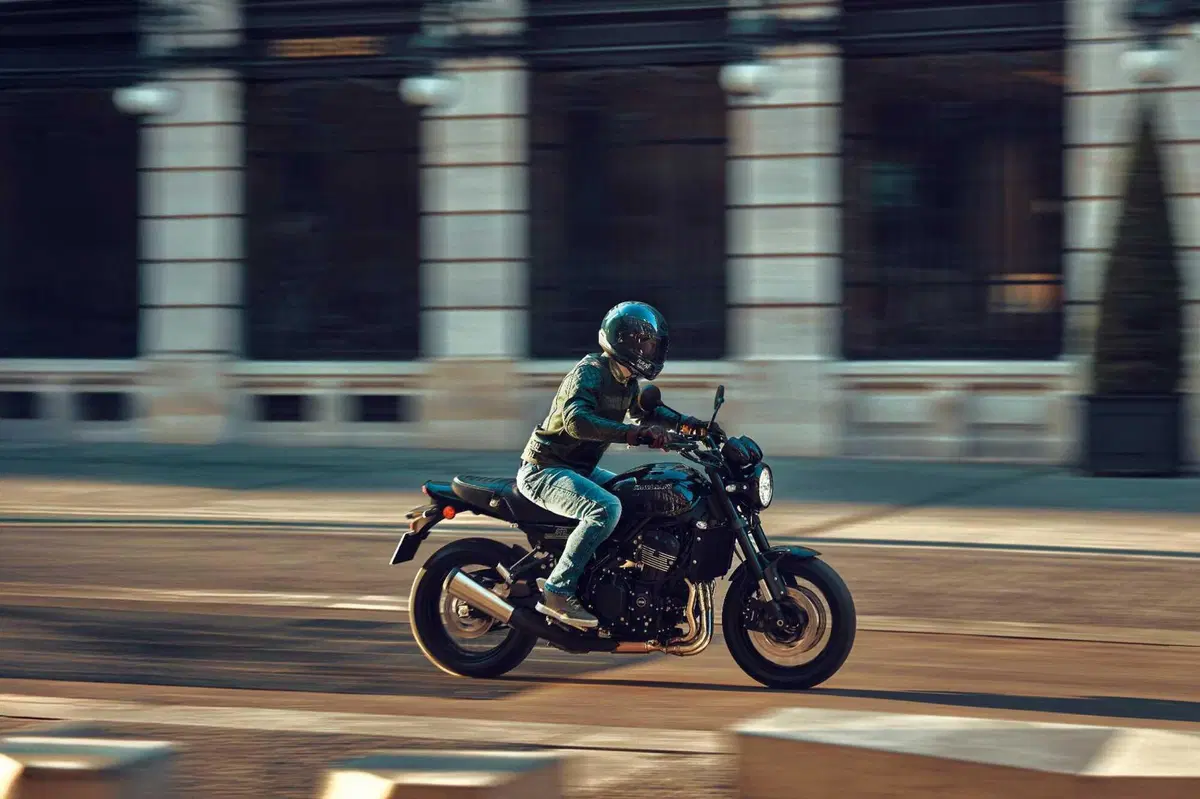 Kawasaki Z900RS 2026: elettronica evoluta, prestazioni sportive e stile senza tempo [GALLERY] (13)