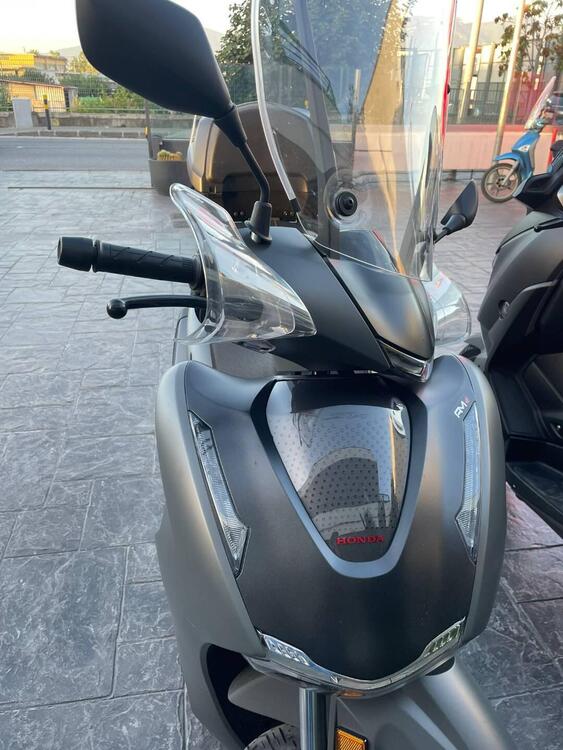 Honda SH 350i Sport (2025) (2)