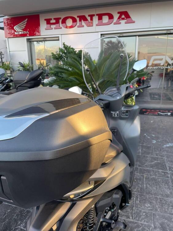 Honda SH 350i Sport (2025) (4)