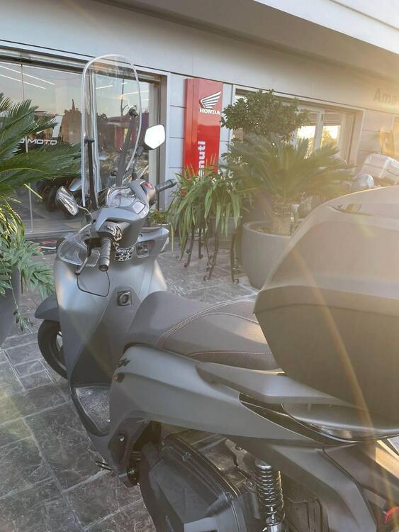 Honda SH 350i Sport (2025) (5)