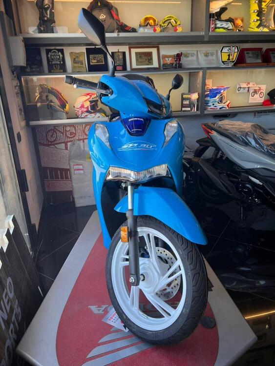 Honda SH 125i (2024 - 25) (4)