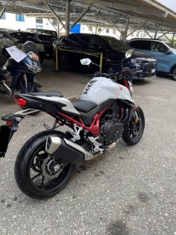 Honda CB 750 Hornet (2023 - 24) (3)