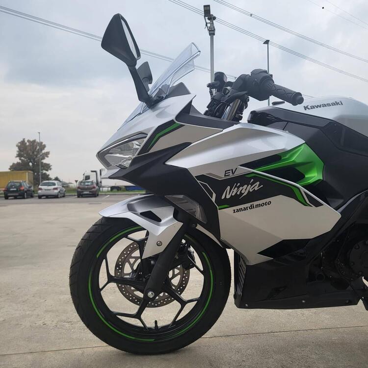 Kawasaki Ninja e-1 (2024 - 25) (5)