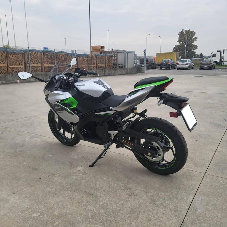 Kawasaki Ninja e-1 (2024 - 25) (3)
