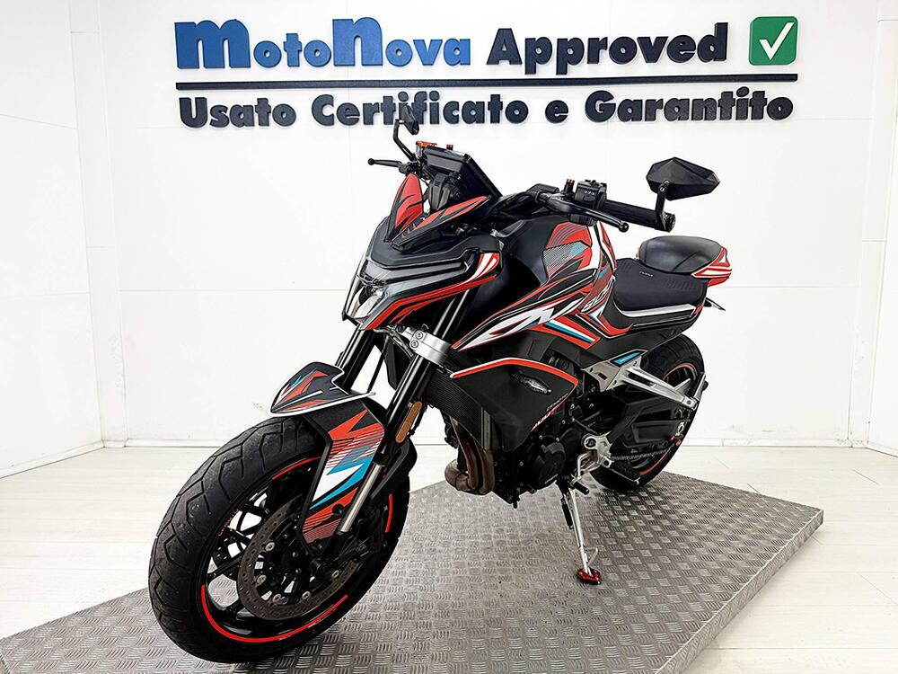 CFMOTO 800NK Advanced (2023 - 25)