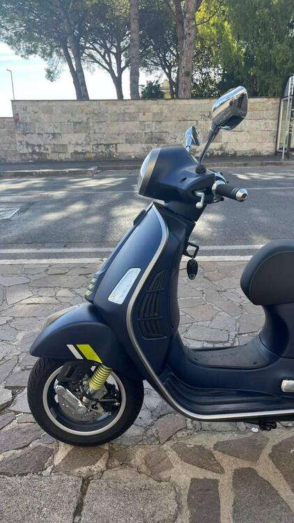 Vespa GTS 300 Super Tech (2023 - 24) (2)