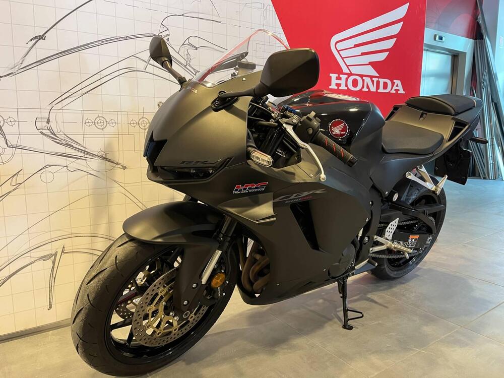 Honda CBR 600 RR (2024 - 25) (4)