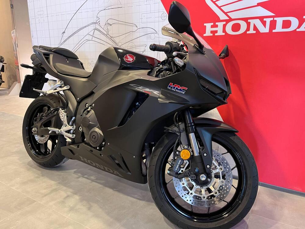 Honda CBR 600 RR (2024 - 25) (3)