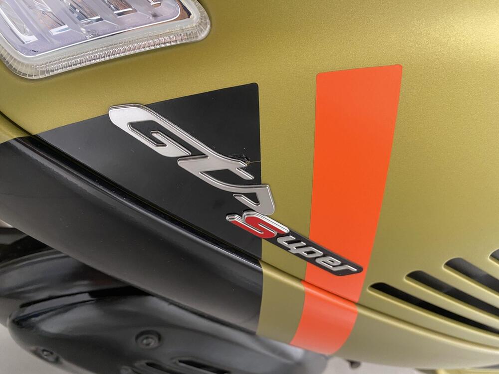 Vespa GTS 300 Super Sport Hpe (2021 - 22) (2)