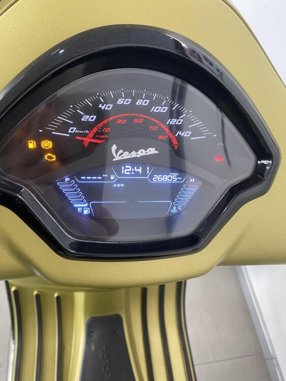 Vespa GTS 300 Super Sport Hpe (2021 - 22) (4)