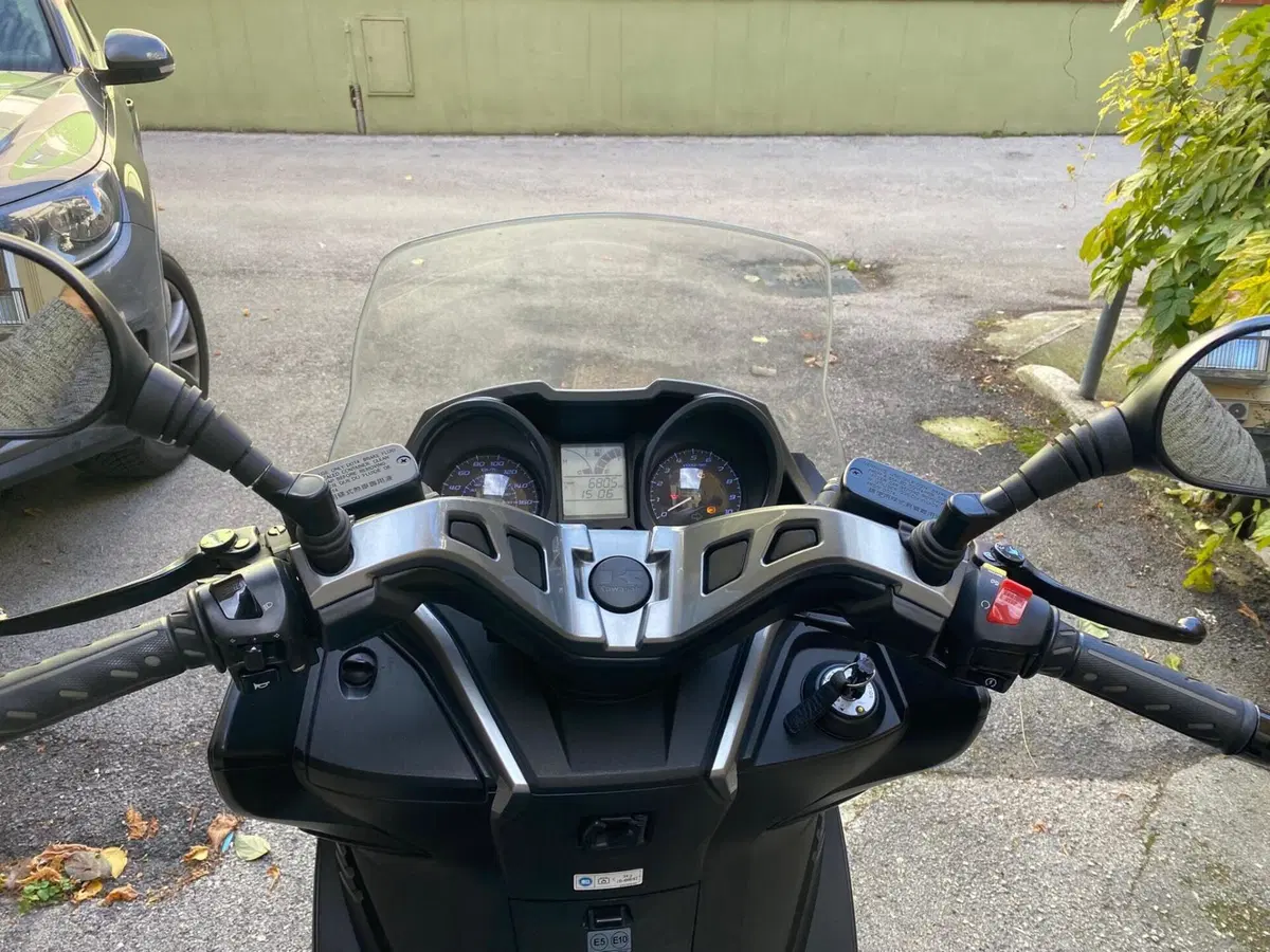 Kawasaki J 300 (2017 - 21) (4)