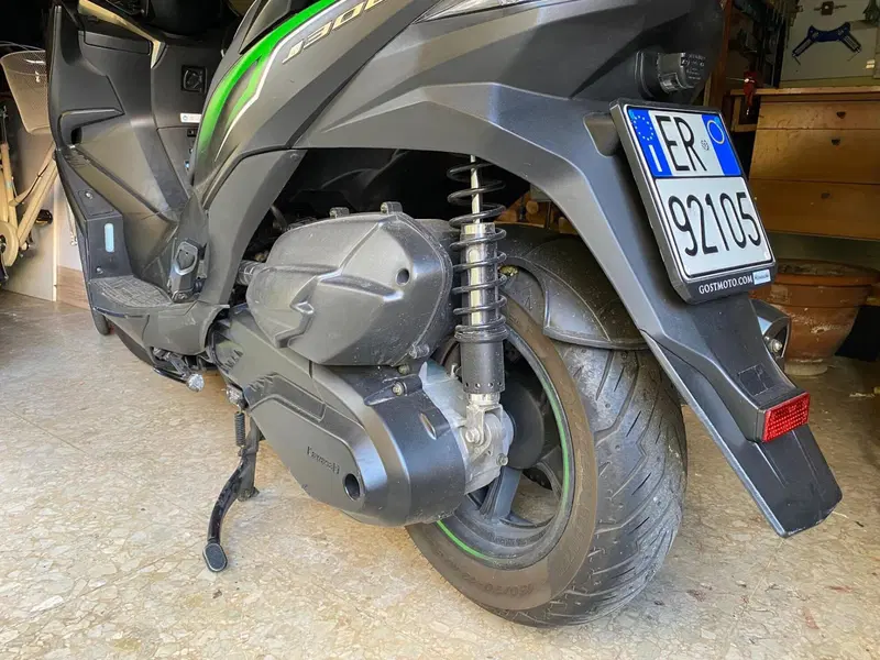 Kawasaki J 300 (2017 - 21) (10)