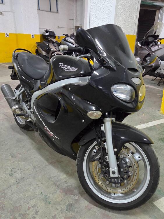 Triumph Sprint ST 955i (2)