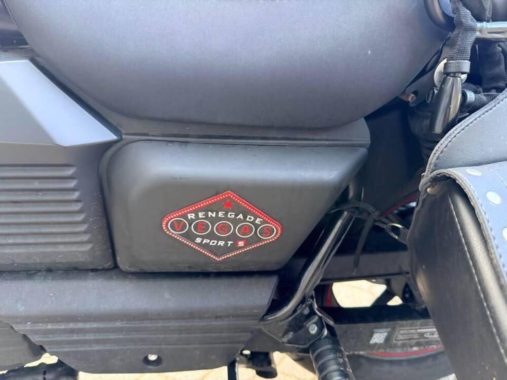 Um Italia Renegade Vegas 300 (2023 - 25) (5)