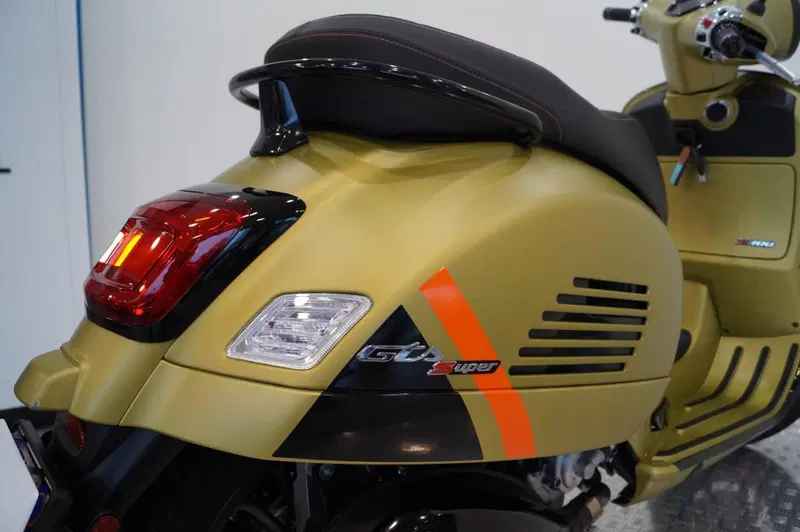 Vespa GTS 300 Super Sport (2023 - 24) (9)