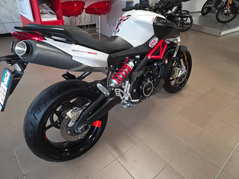 Aprilia Shiver 900 ABS (2017 - 18) (4)