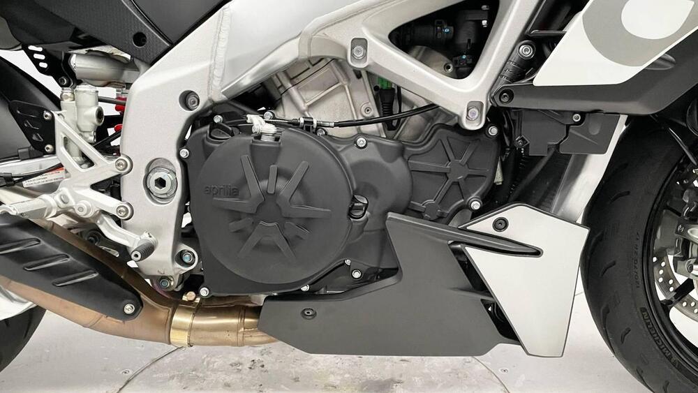 Aprilia Tuono V4 (2021 - 24) (4)