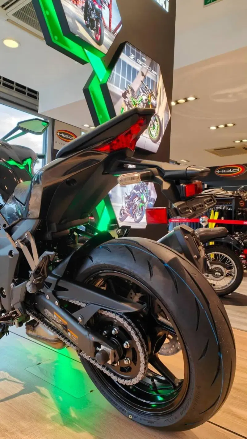 Kawasaki Z 1100 (2026) (6)