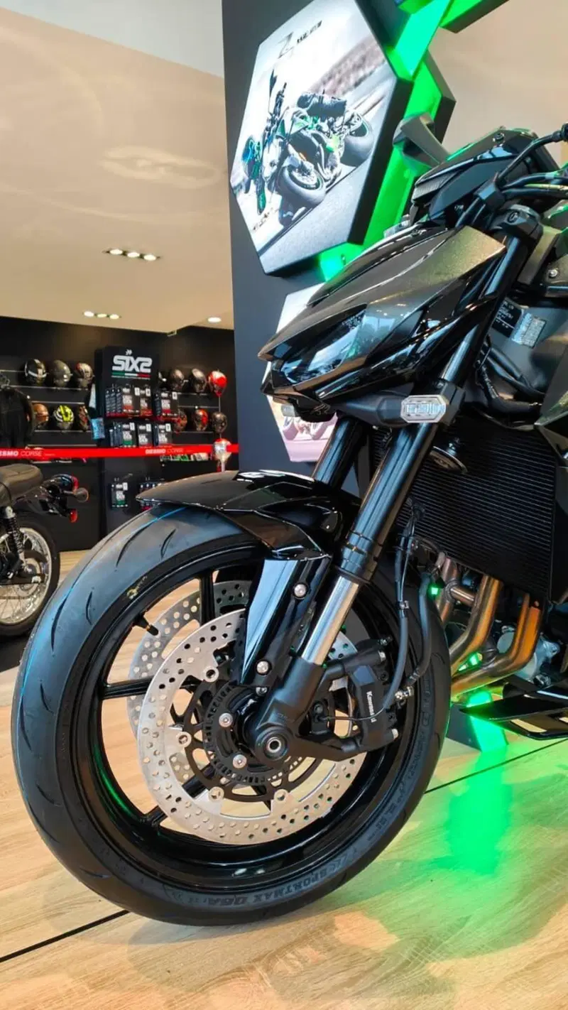 Kawasaki Z 1100 (2026) (7)