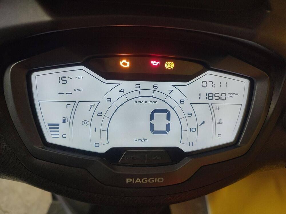 Piaggio Beverly 400 ABS-ASR (2021 - 24) (5)