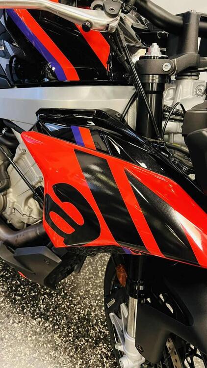 Aprilia Tuono 660 Factory (2022 - 24) (2)