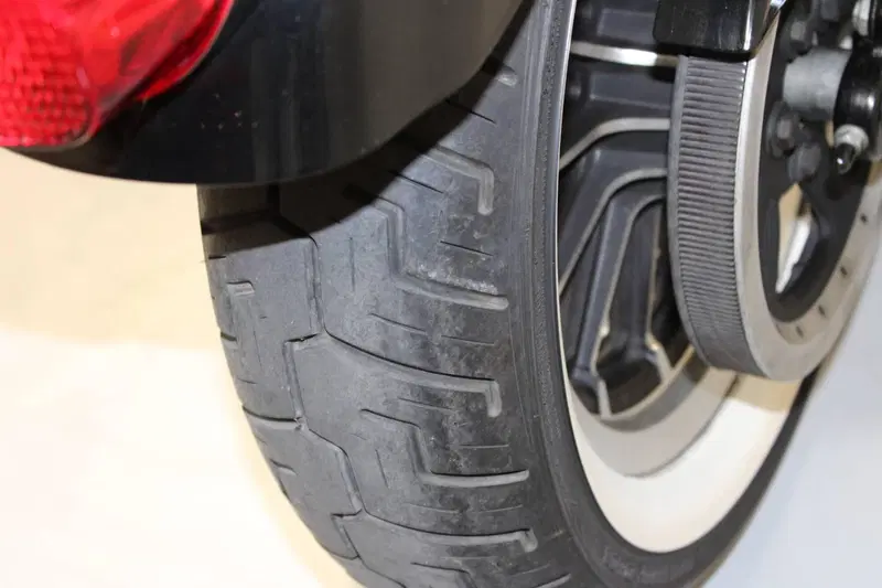 Harley-Davidson 883 R (2006 - 07) - XL 883R (10)