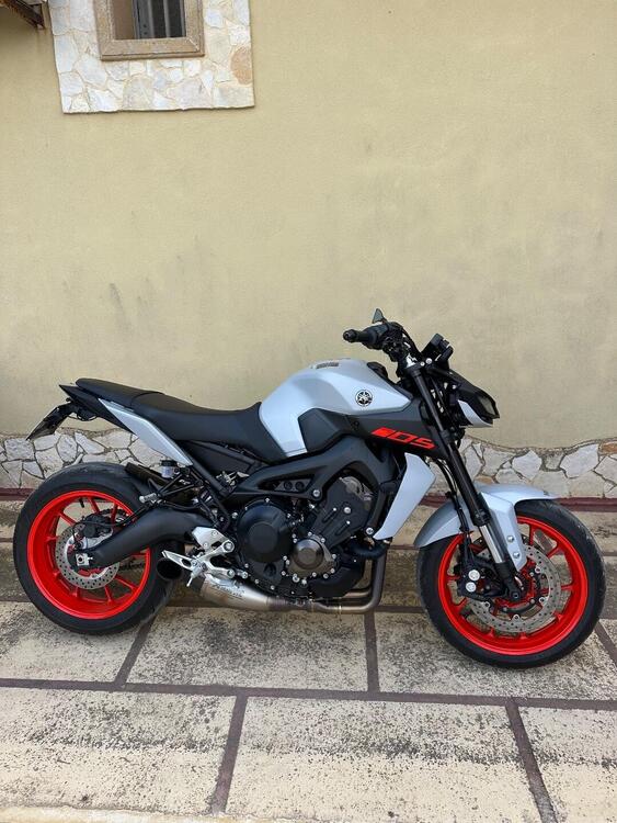 Yamaha MT-09 (2017 - 20) (3)