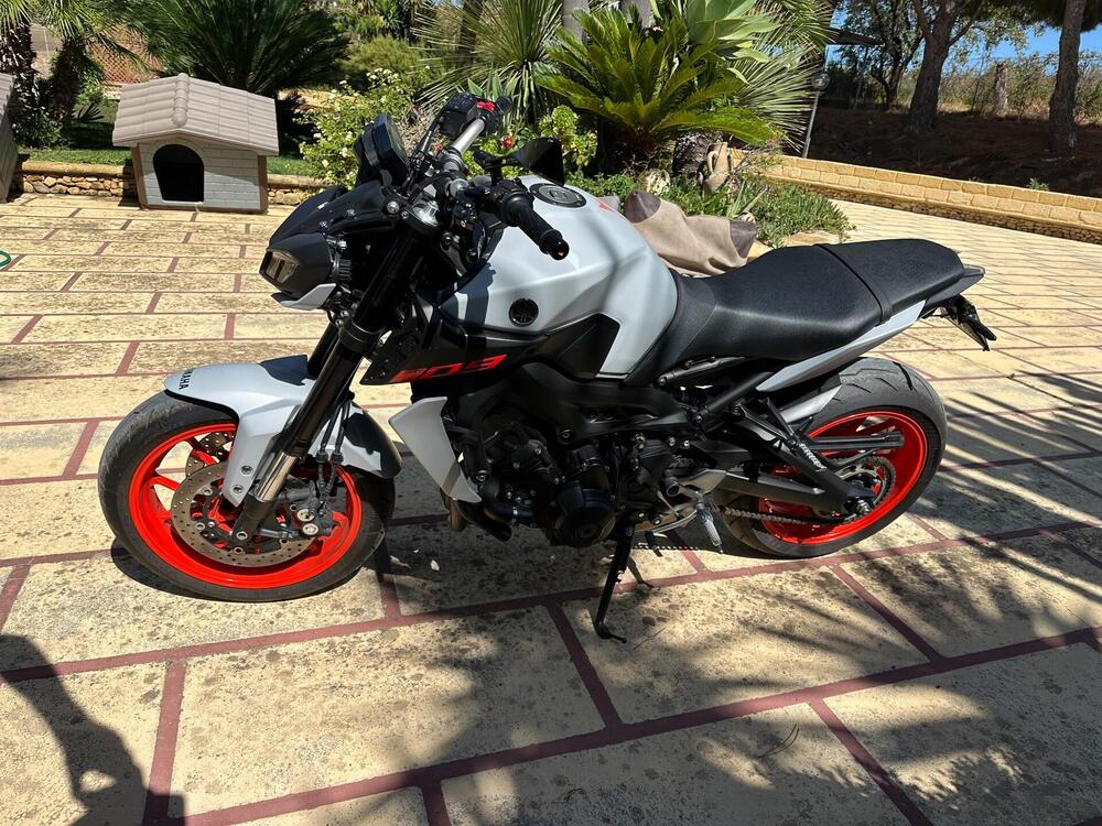 Yamaha MT-09 (2017 - 20) (4)