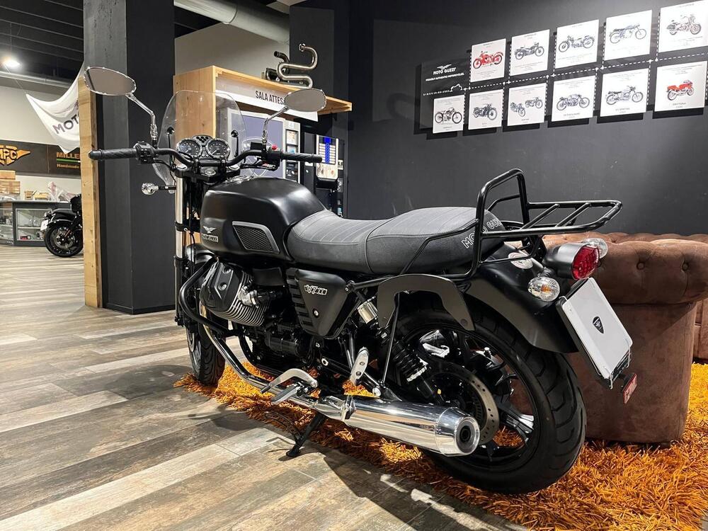 Moto Guzzi V7 II Stone (2015 - 17) (4)