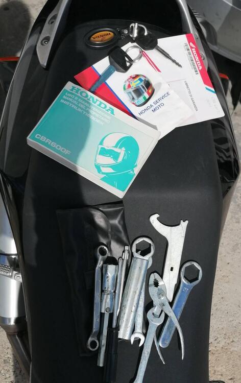 Honda CBR 600 F4i (4)