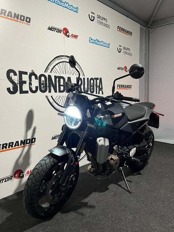 Husqvarna Svartpilen 801 (2024 - 25) (3)